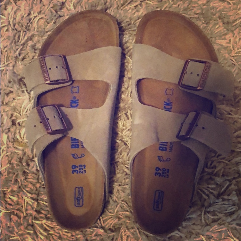 BRAND NEW Arizona Birkenstock (taupe)